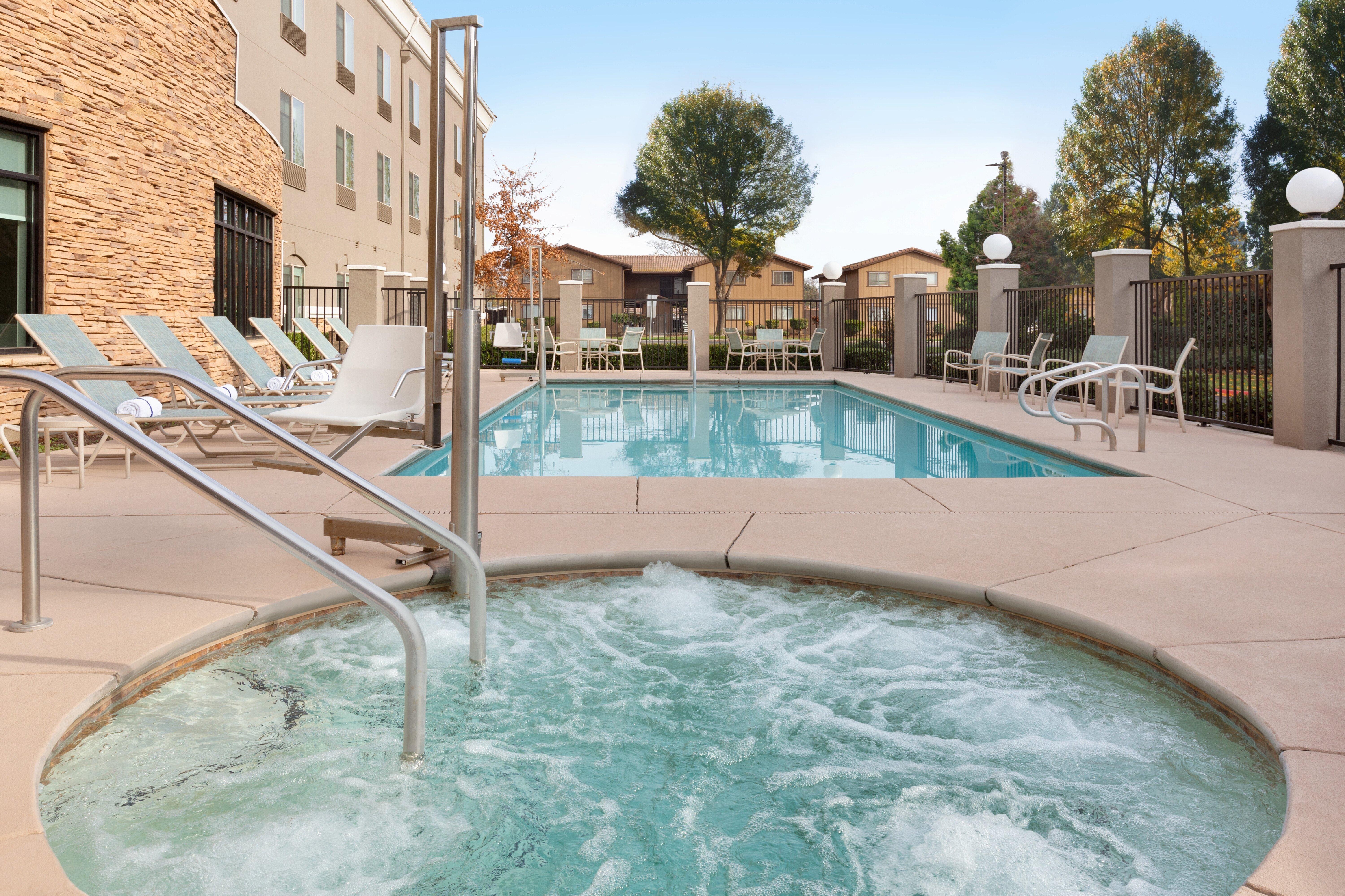 Holiday Inn Express & Suites Merced - Yosemite Natl Pk Area By Ihg Exteriör bild