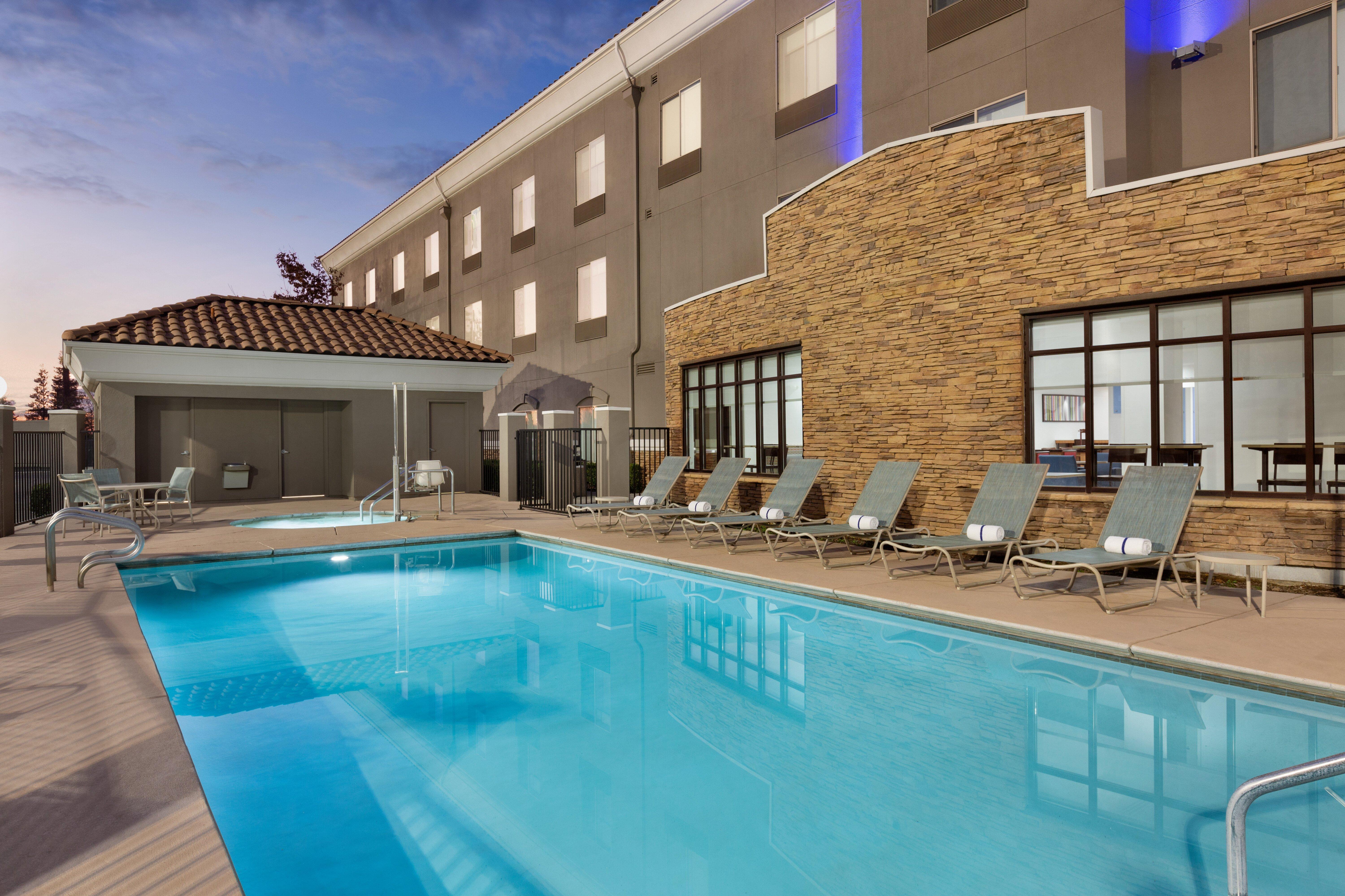 Holiday Inn Express & Suites Merced - Yosemite Natl Pk Area By Ihg Exteriör bild