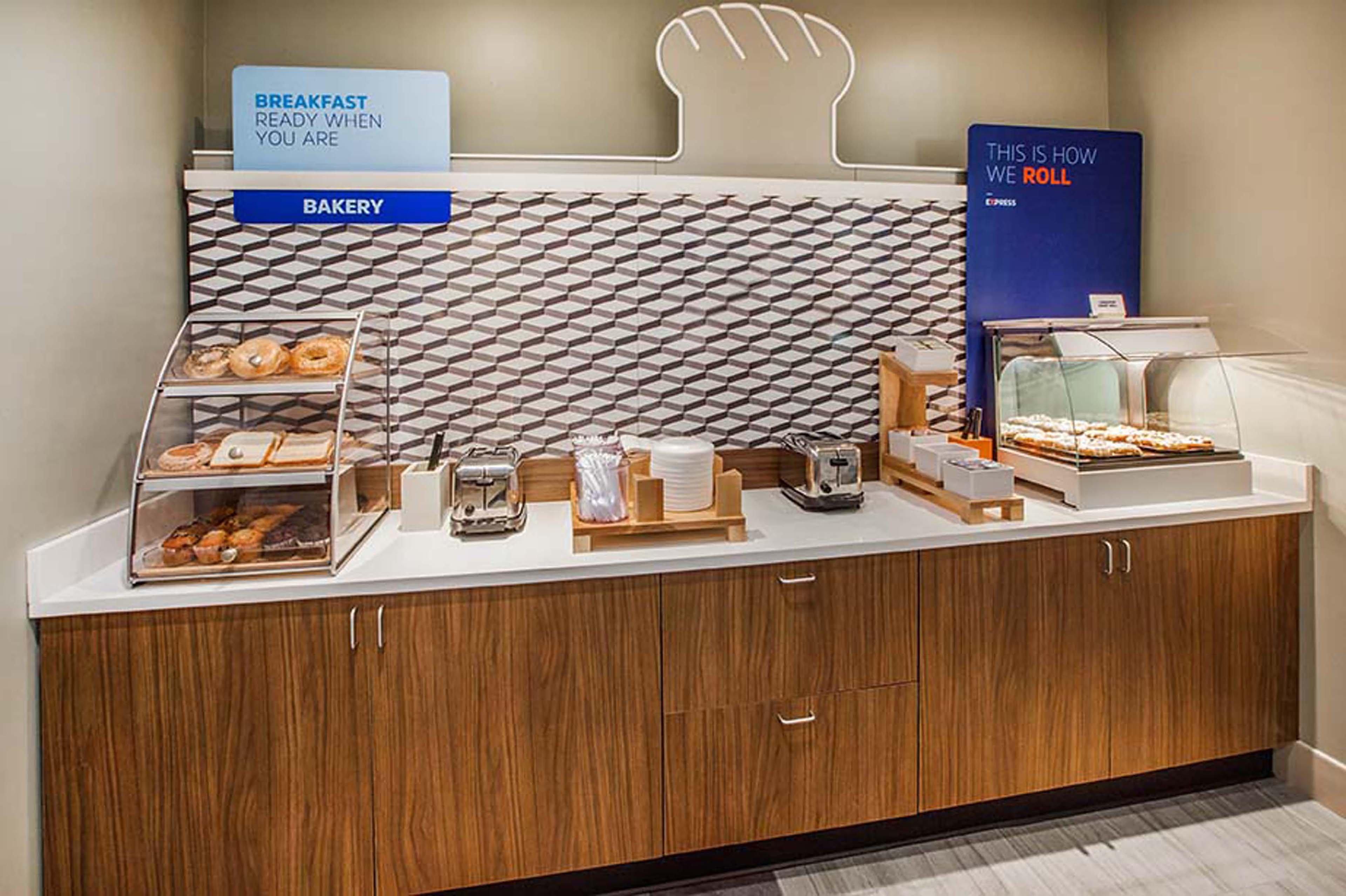 Holiday Inn Express & Suites Merced - Yosemite Natl Pk Area By Ihg Exteriör bild